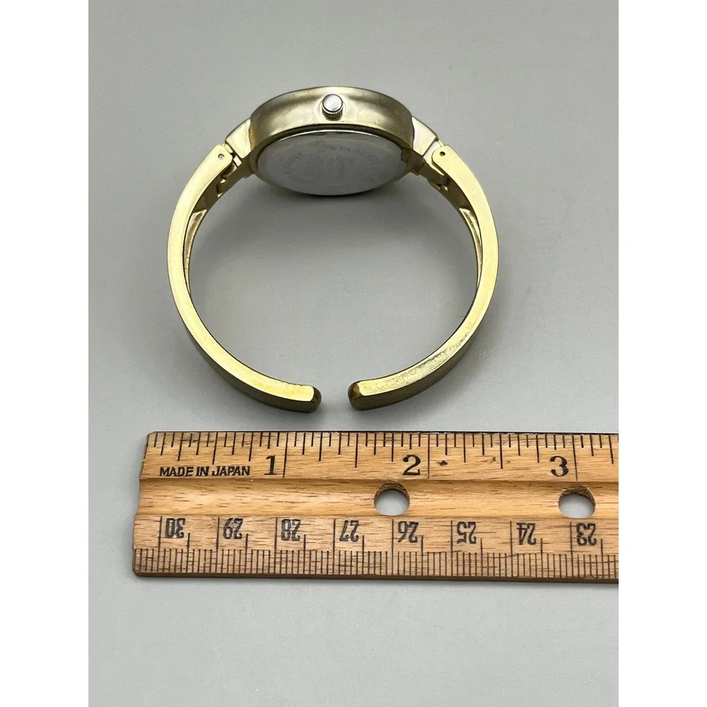 Geneva Platinum Womens Gold Tone Bangle Cuff Watch Silver Dial Japan‎ Untested